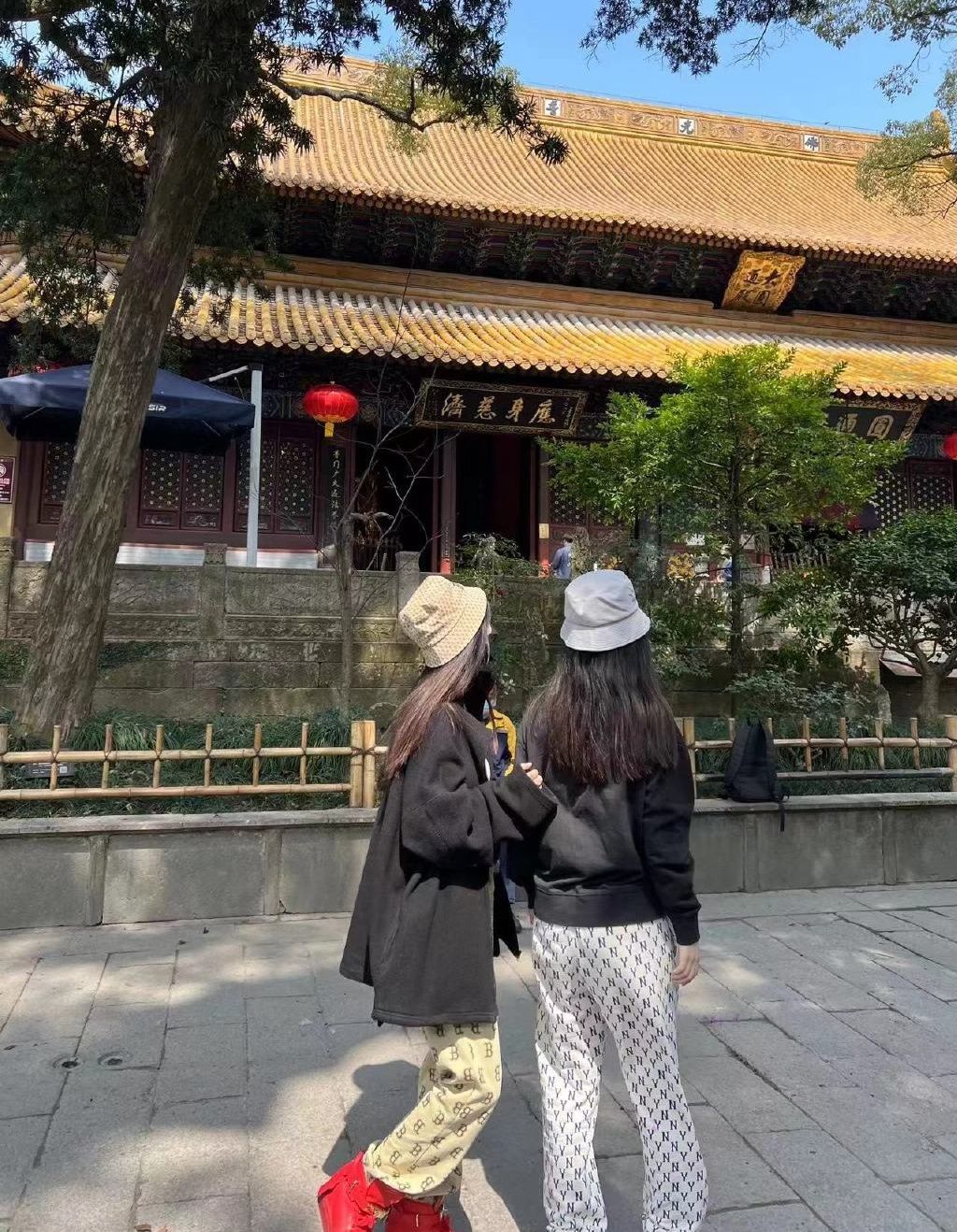 迎30岁生日　 ​By2上山拜佛祈福