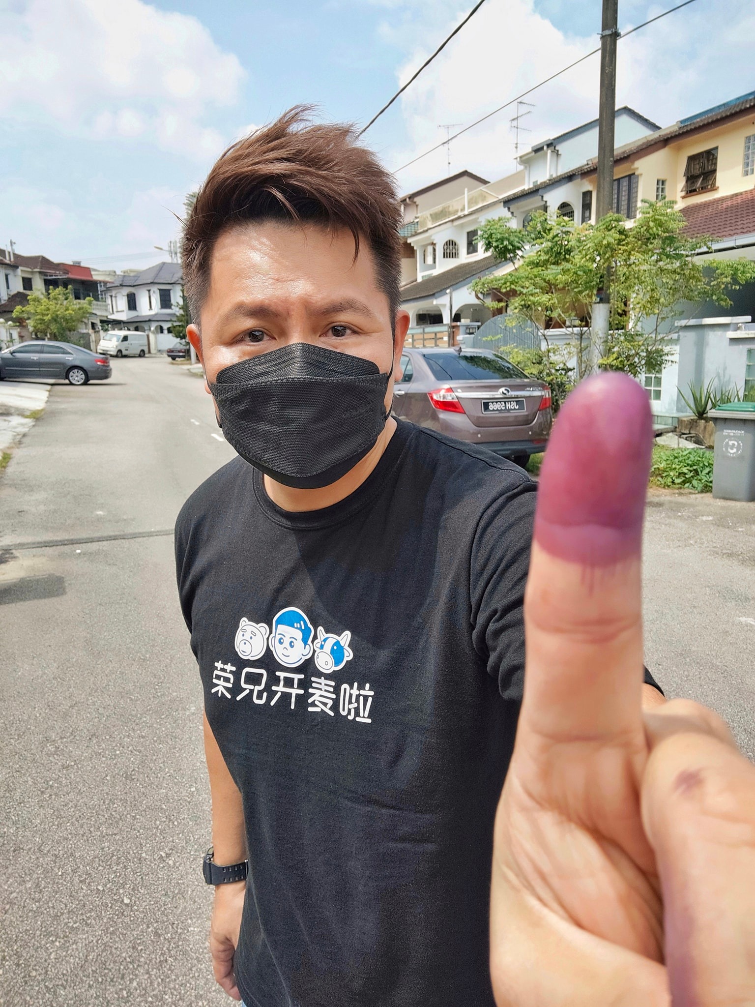 返乡投票|27岁徐凯兴奋首投 陈嘉荣:珍惜手中票