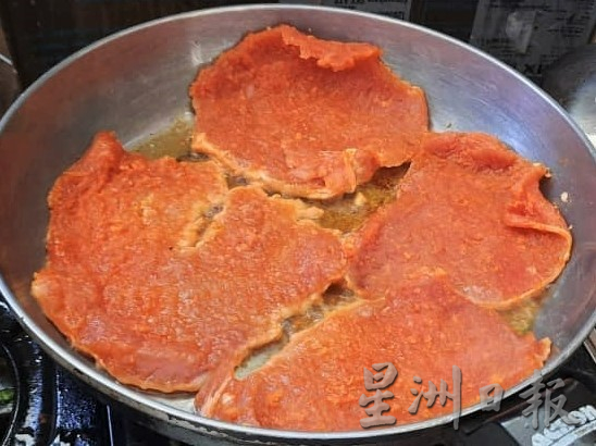 远嫁来甲做生意打发日子 越南太太卖小吃