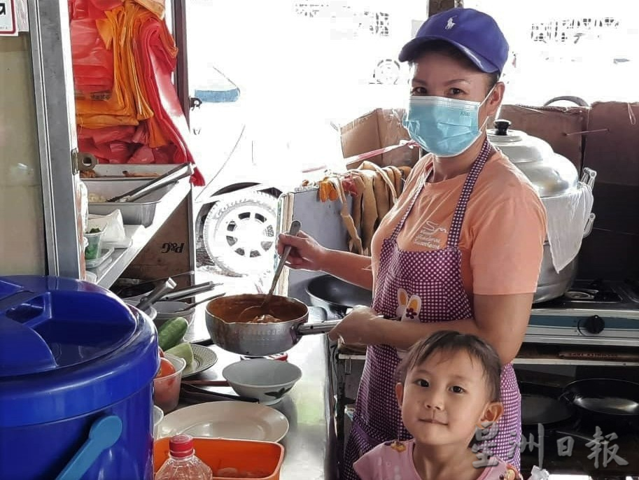 远嫁来甲做生意打发日子 越南太太卖小吃