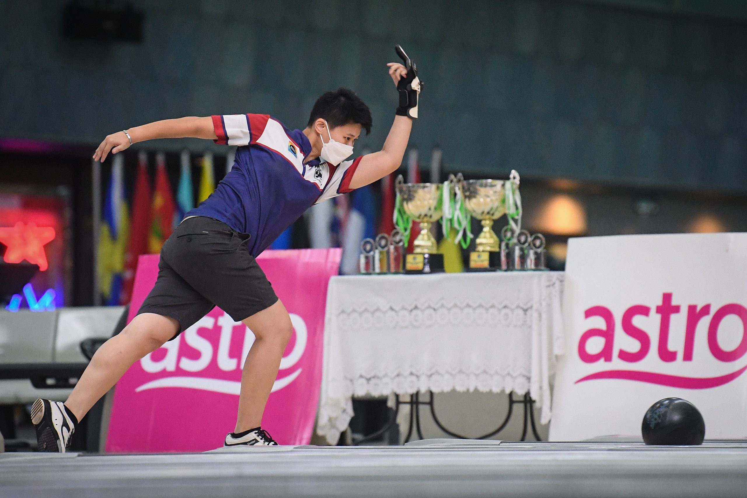 逆境中奋勇称霸男女组  拉菲克（郭雪莲）坚韧不拔