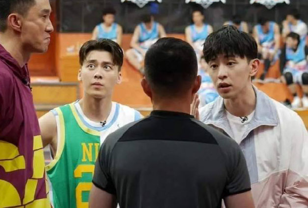 邓伦黑历史再被挖 昔朝裁判爆粗喷口水