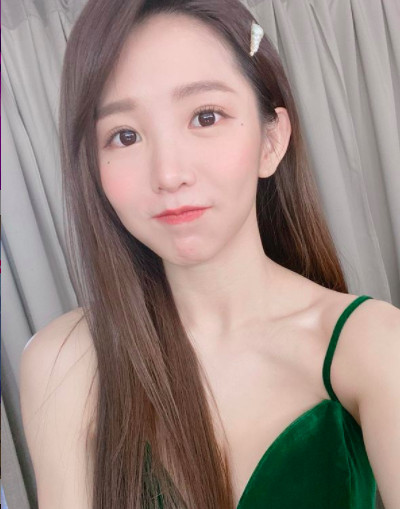 郭书瑶7天坚持做这件事 素颜无滤镜自拍状态惊人