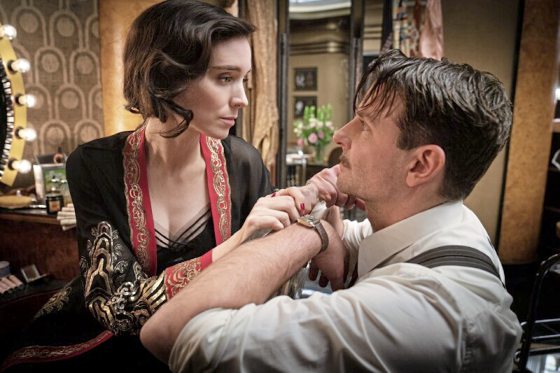 陈头头/《Nightmare Alley》华丽黑色警世寓言