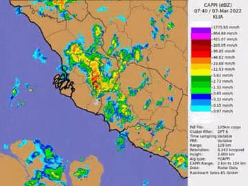 雪隆闪电水灾  NADMA：敦拉萨路─鹅唛河水位超危险水平