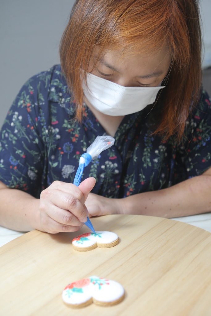 霹:3月24日见报/乐活频道 | IT人爱上制作糖霜饼干 过程好疗愈