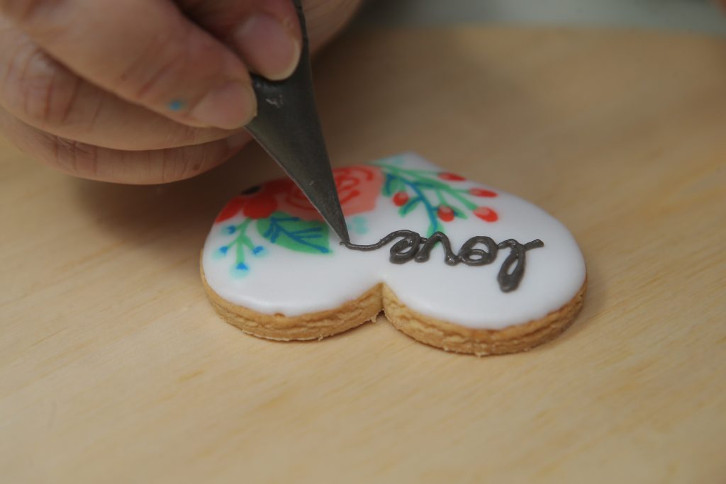 霹:3月24日见报/乐活频道 | IT人爱上制作糖霜饼干 过程好疗愈