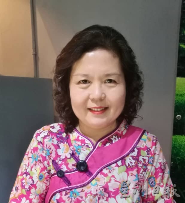 霹:暂定封面主文/小学少于600人全员上课 对学生公平可减轻老师工作