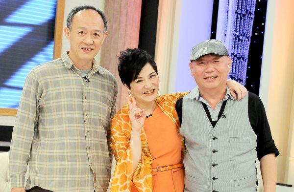 顾宝明没交代就走 张小燕奔灵堂悼老友