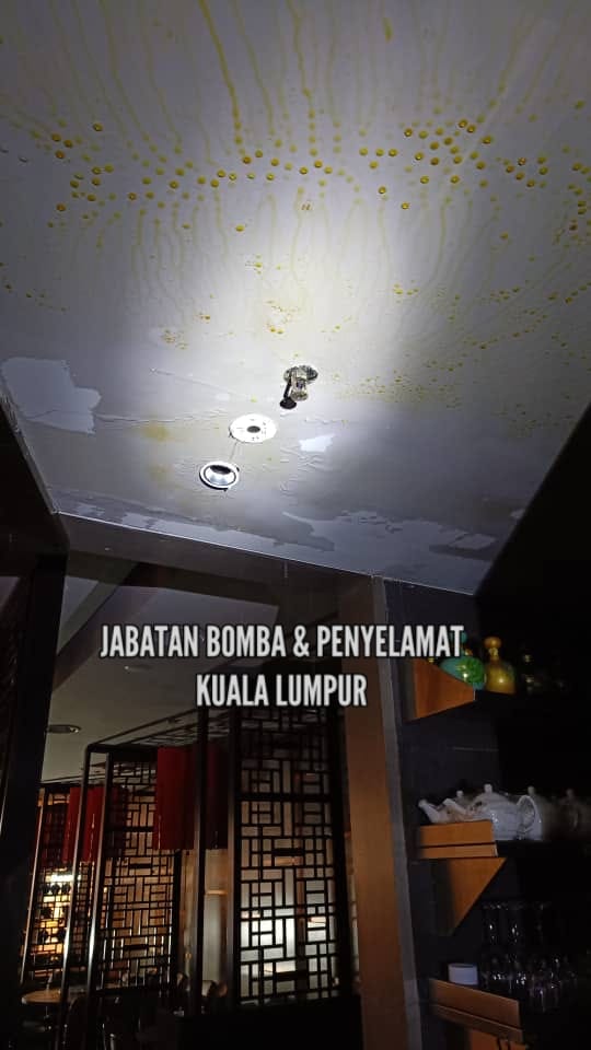 餐馆烤鸭失火及时灭·柏威年广场飘浓烟虚惊