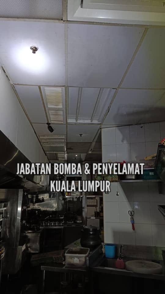 餐馆烤鸭失火及时灭·柏威年广场飘浓烟虚惊