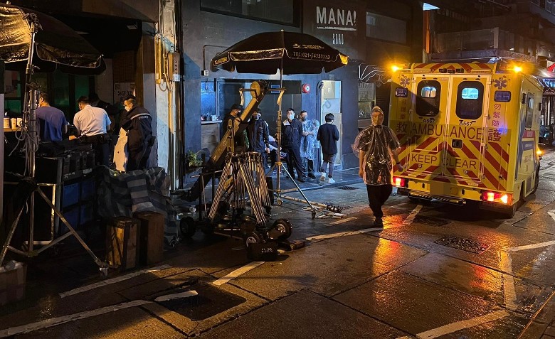 香港“宅男女神”拍MV遭无罩醉汉骚扰 酿流血事件