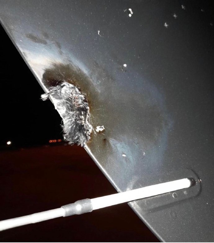 麦莉飞巴拉圭遇雷暴 飞机被击中紧急降落