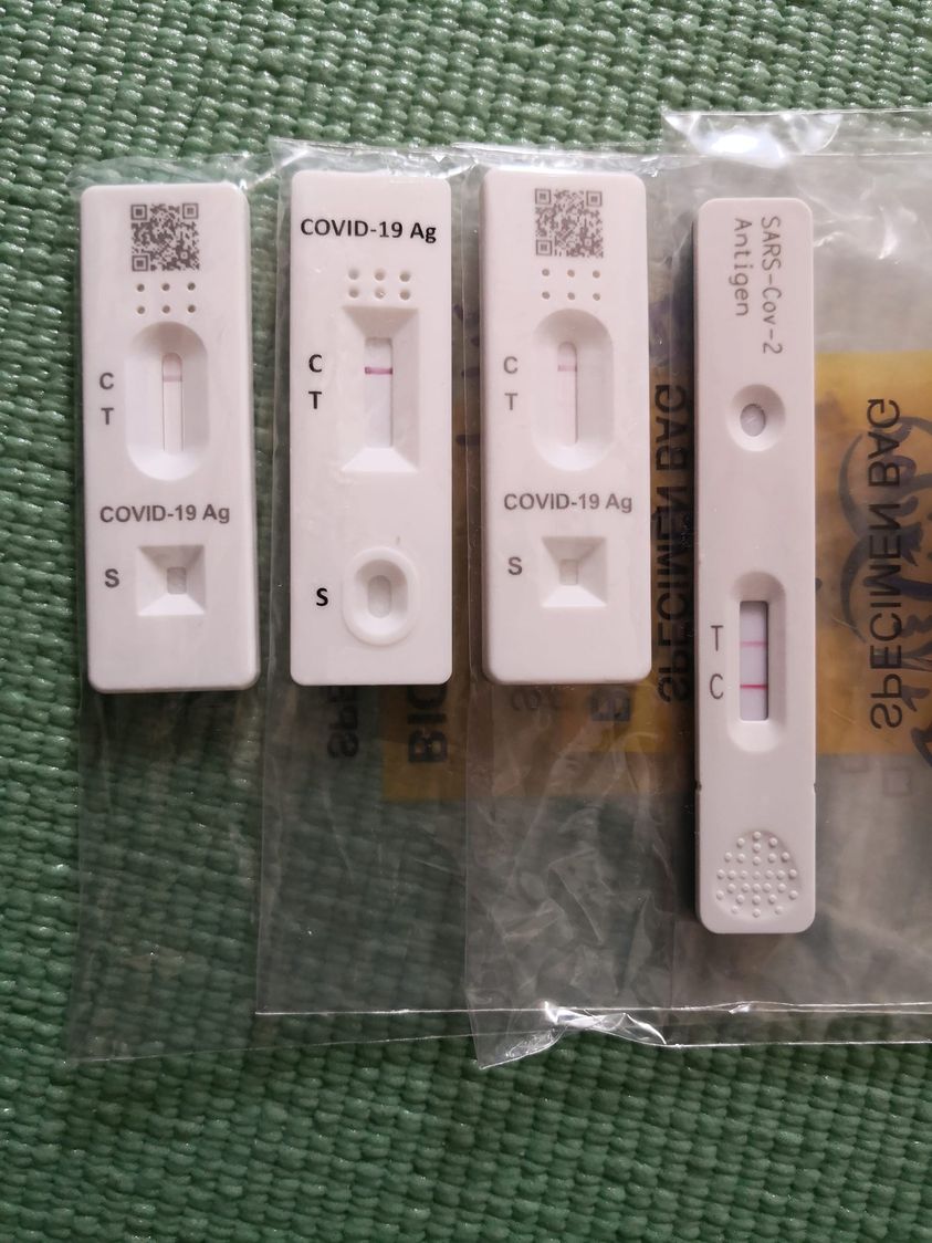 黄佩玲一家三口相继确诊 1岁女儿反复发烧