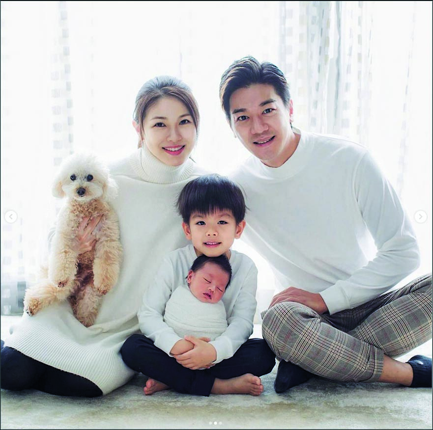 黎诺懿留家抗疫陪儿子 豪宅设私人钓虾场解闷