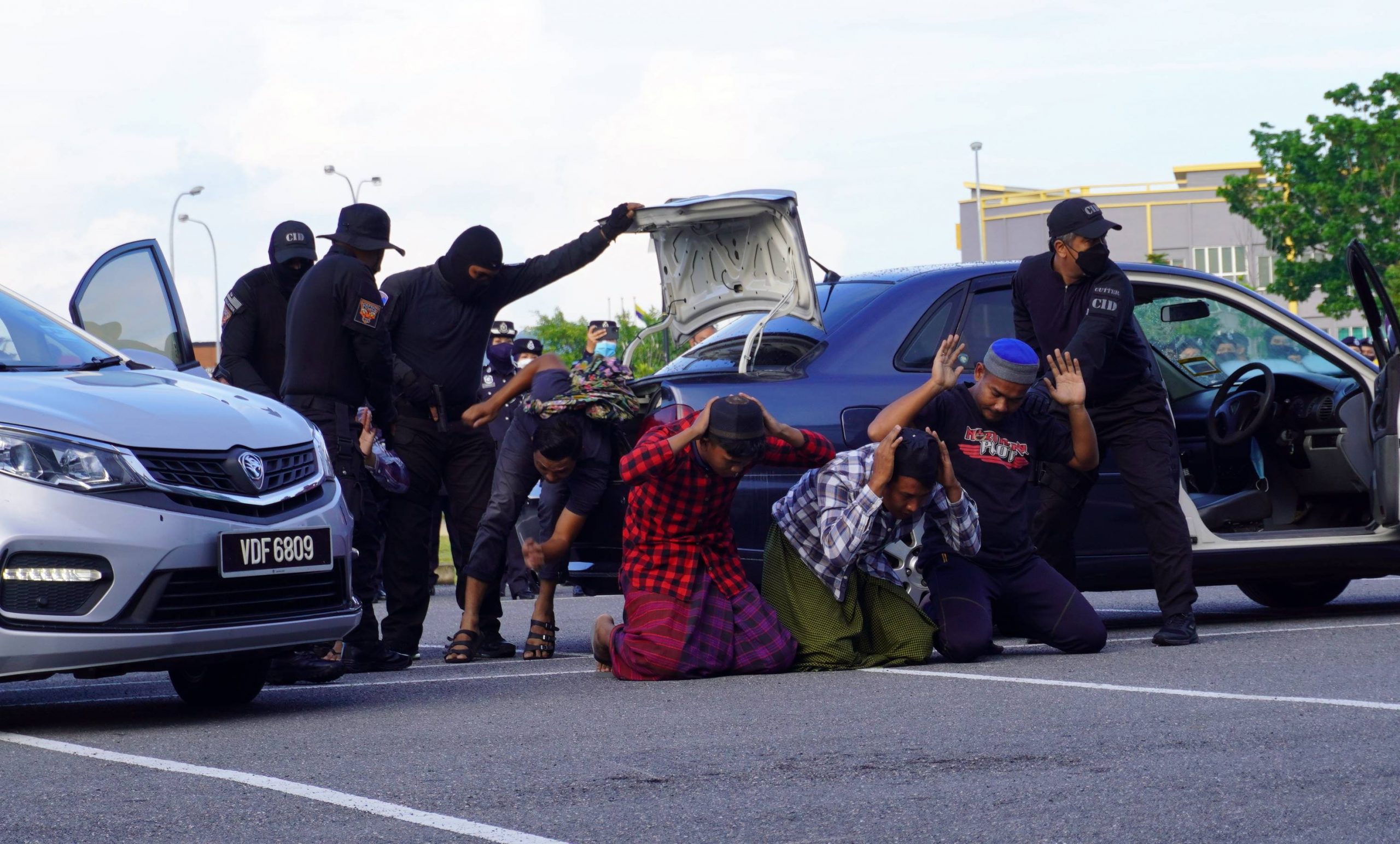 (全国版)吉玻警方加强马泰边境防卫