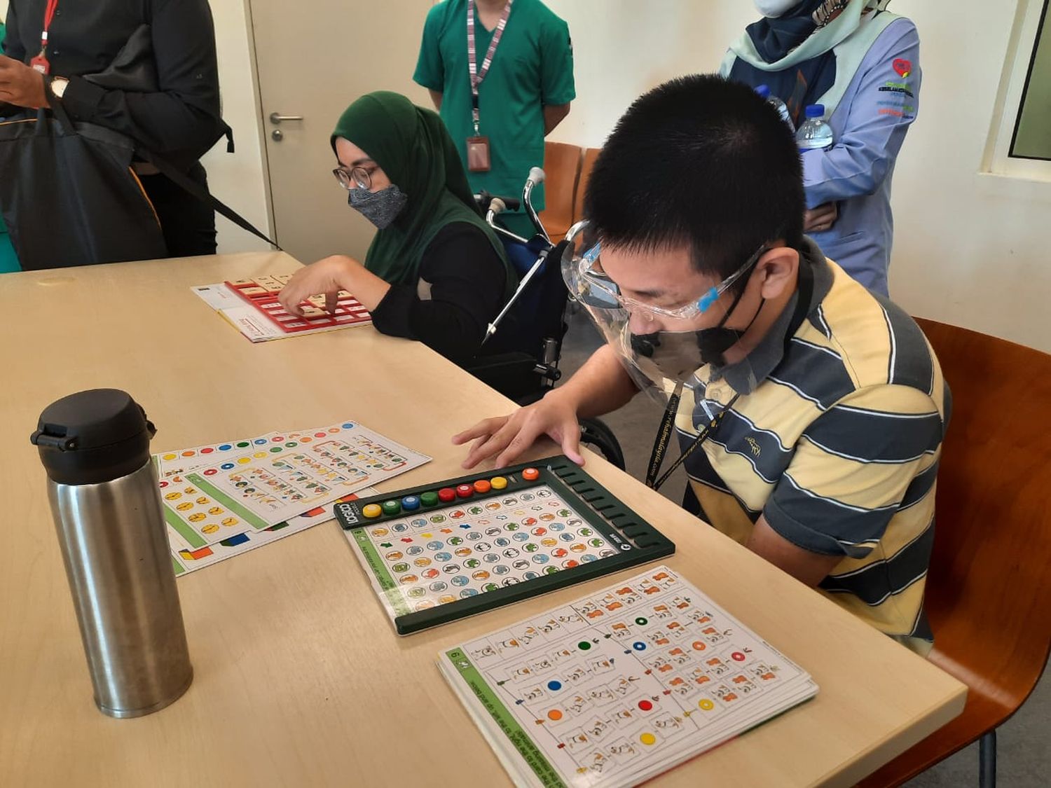 (全国版)甲社险康复中心使用最顶级及先进的设备让会员们进行治疗,重新回到职场