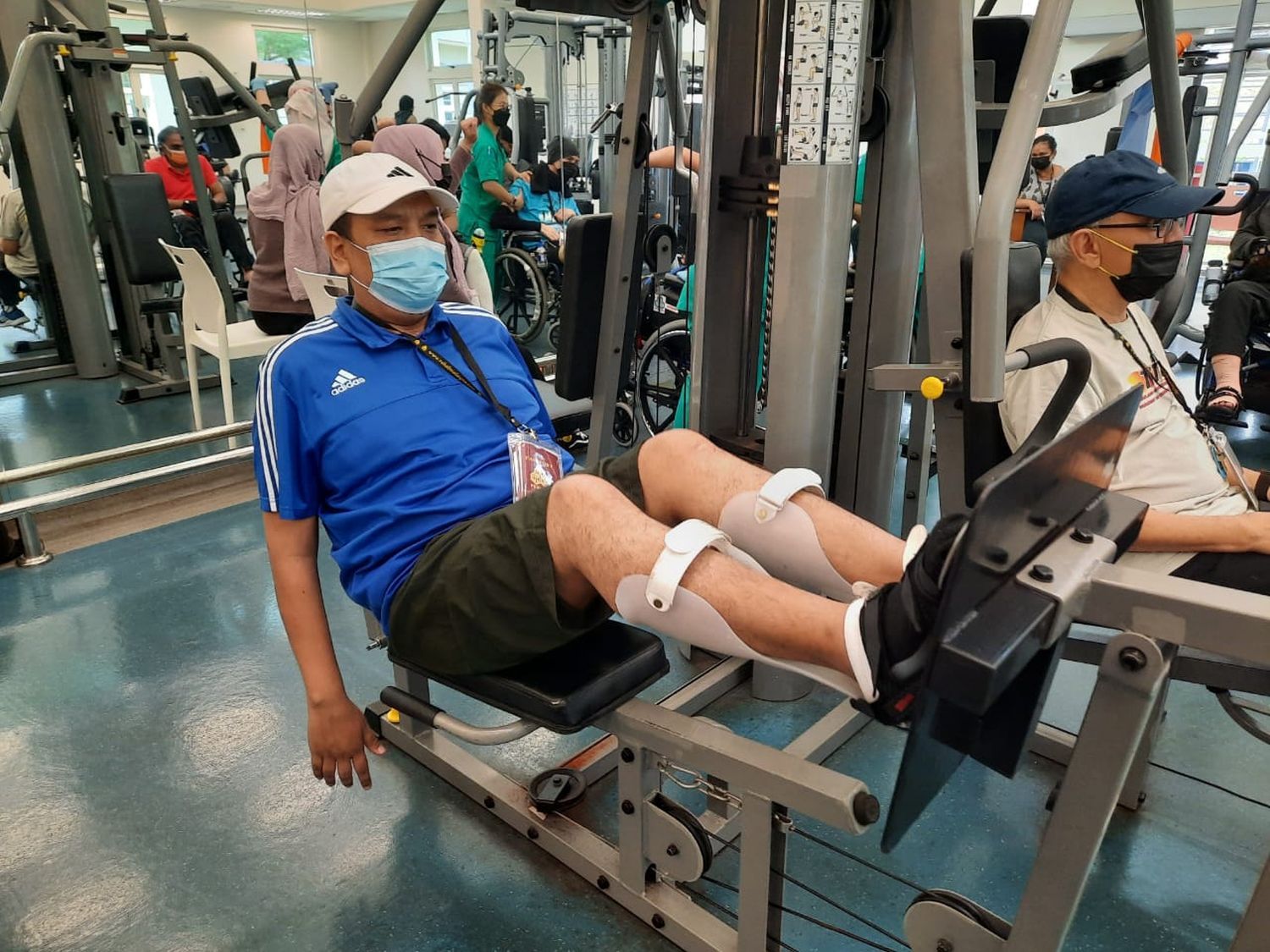 (全国版)甲社险康复中心使用最顶级及先进的设备让会员们进行治疗,重新回到职场