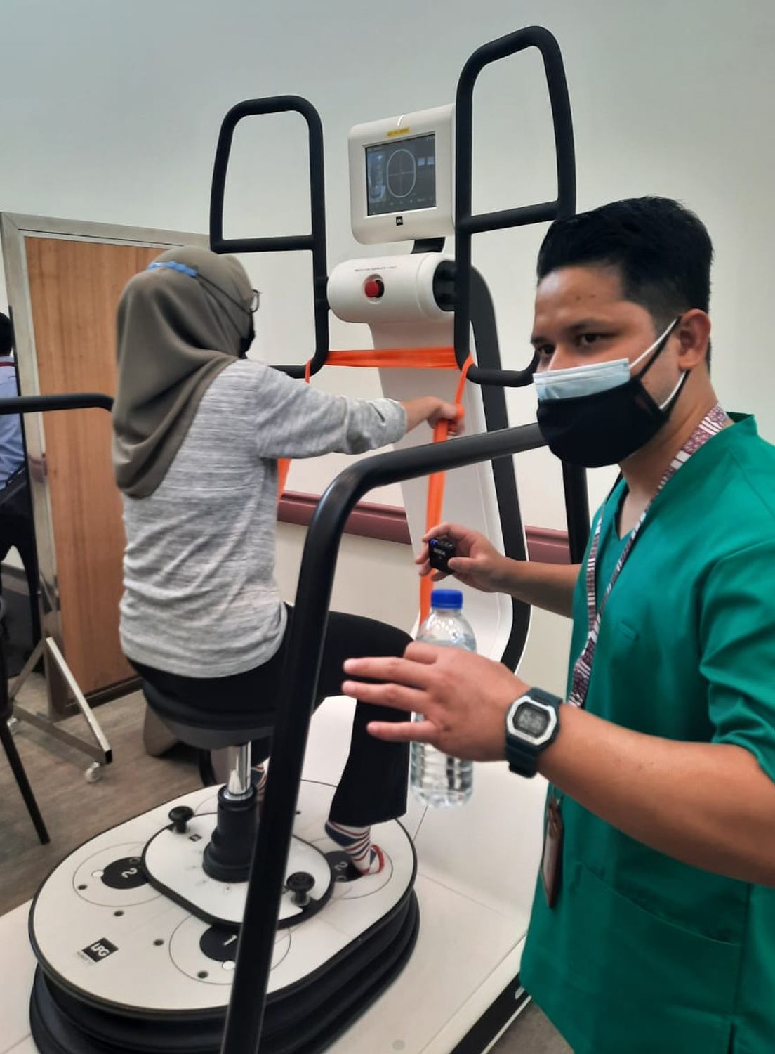 (全国版)甲社险康复中心使用最顶级及先进的设备让会员们进行治疗,重新回到职场