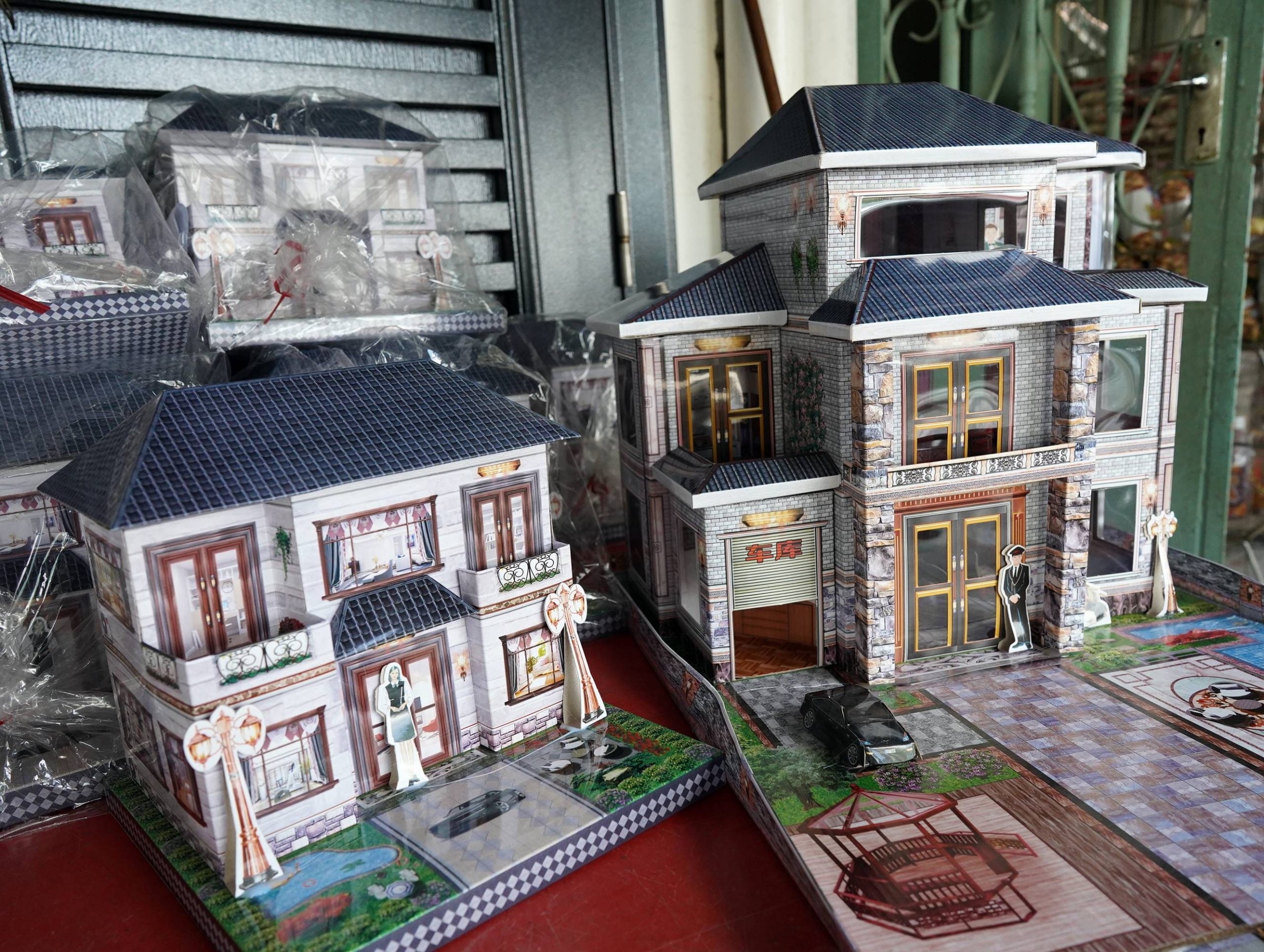 (古城封面主文)去年清明没扫墓,今年料买更多祭品“补回”,业者看好今年市场