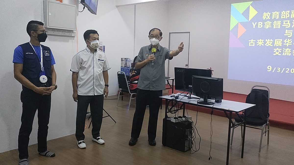 (未签发)全国:马汉顺:教育界出现奇怪的现象,老师转行做网络生意