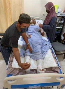 NS芙蓉/疑雨天路滑,骑士遇祸重创 恐终身瘫痪