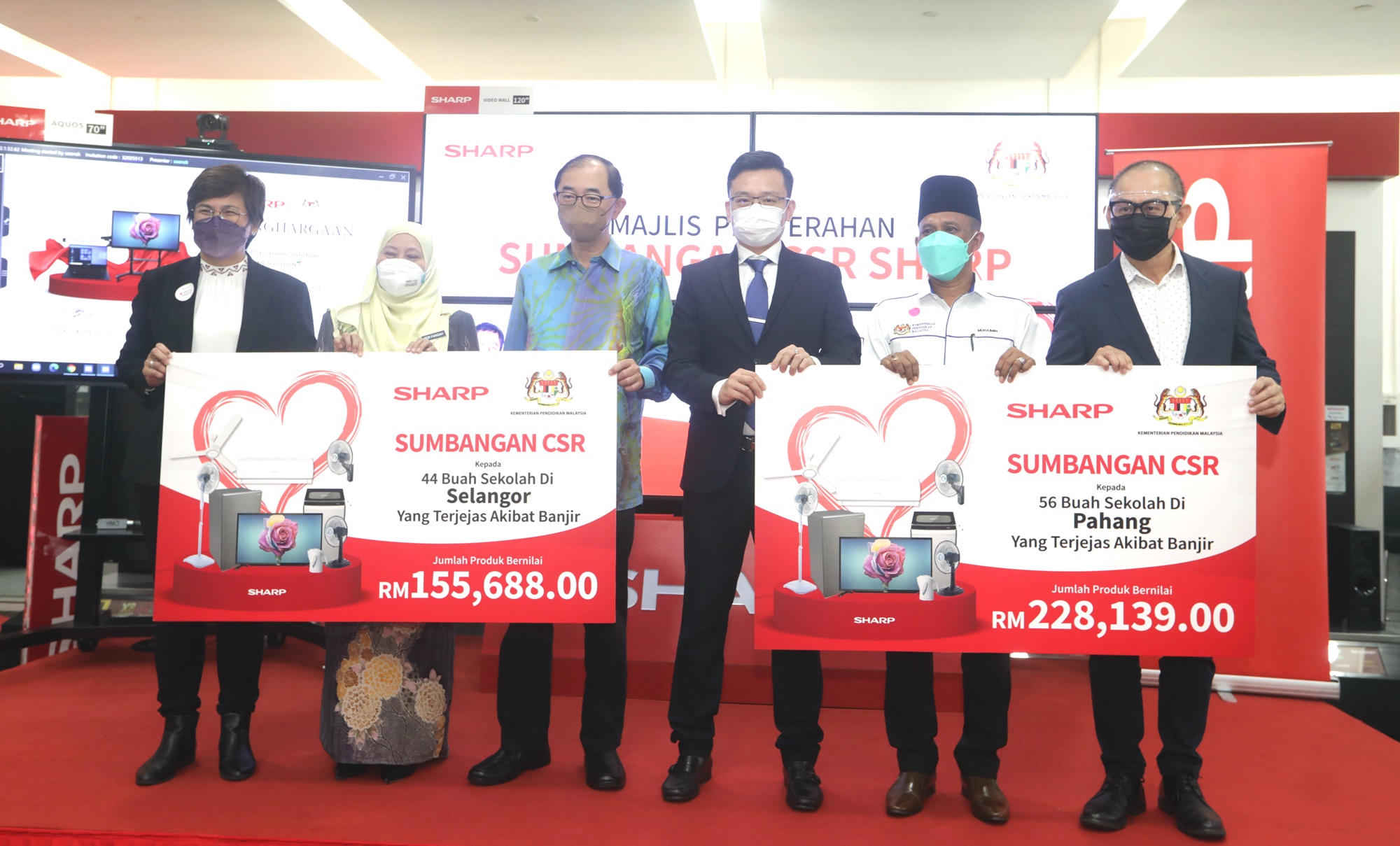 Sharp捐38万令吉电器给100所受灾雪彭学校