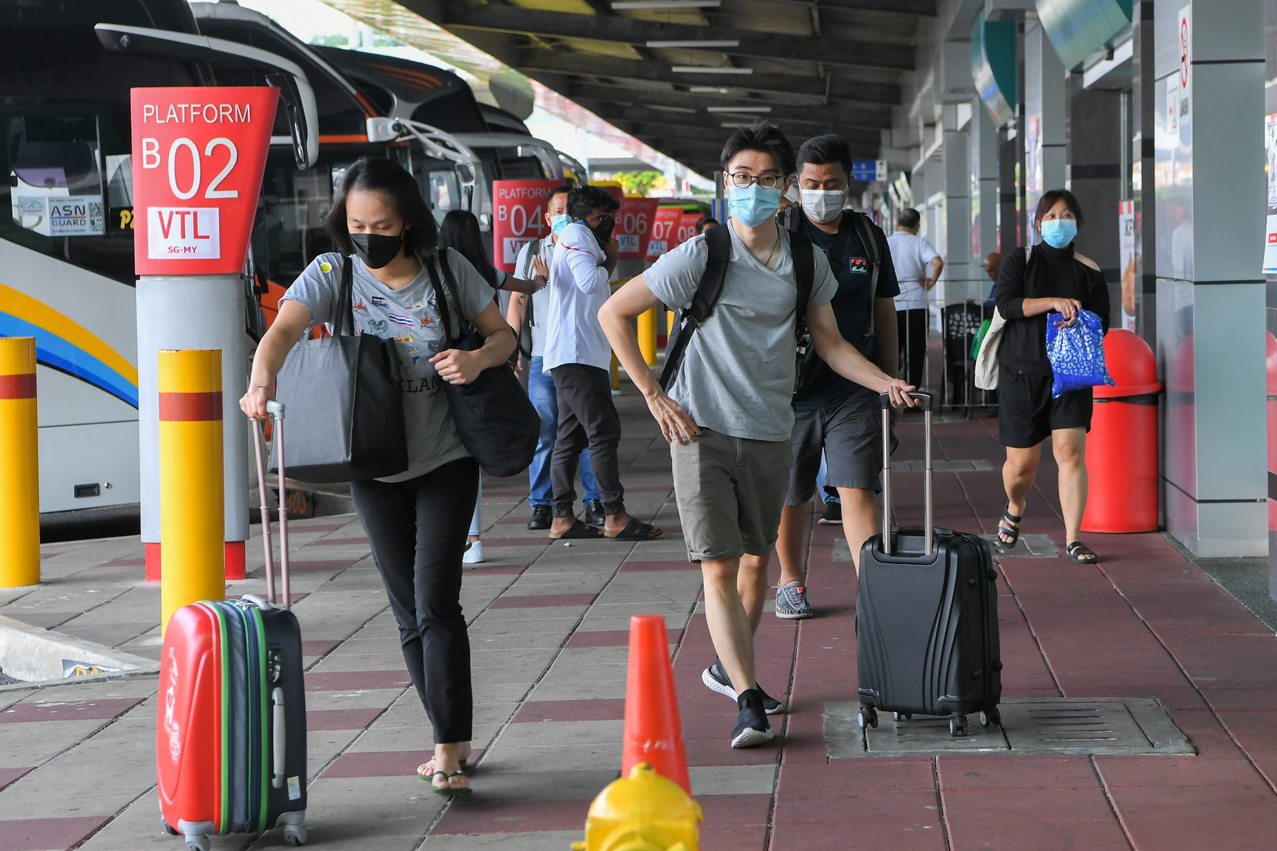 4月1日 机场 关卡满是激动 喜悦和眼泪