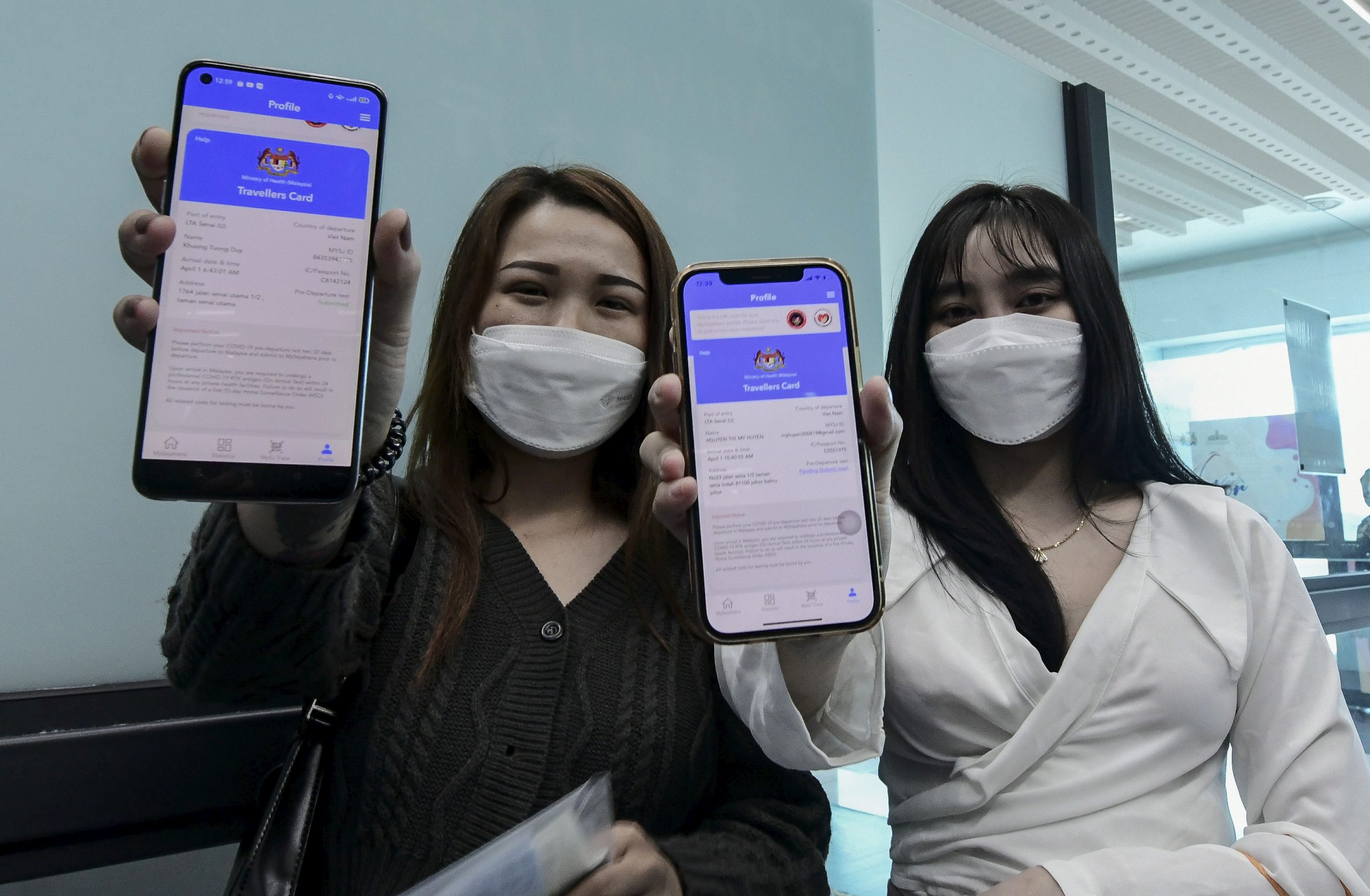 4月1日 机场 关卡满是激动 喜悦和眼泪