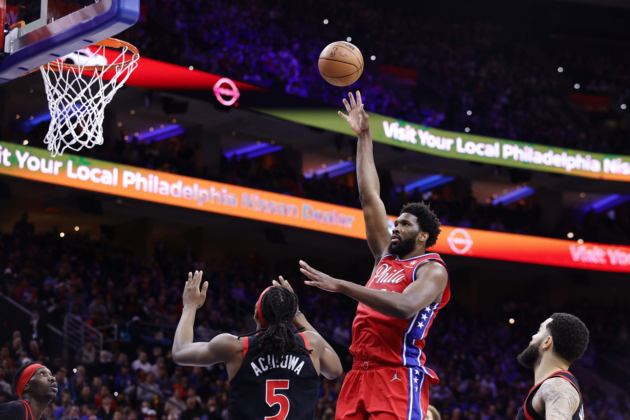 76人居主再胜暴龙  勇士强势砸金块2连胜