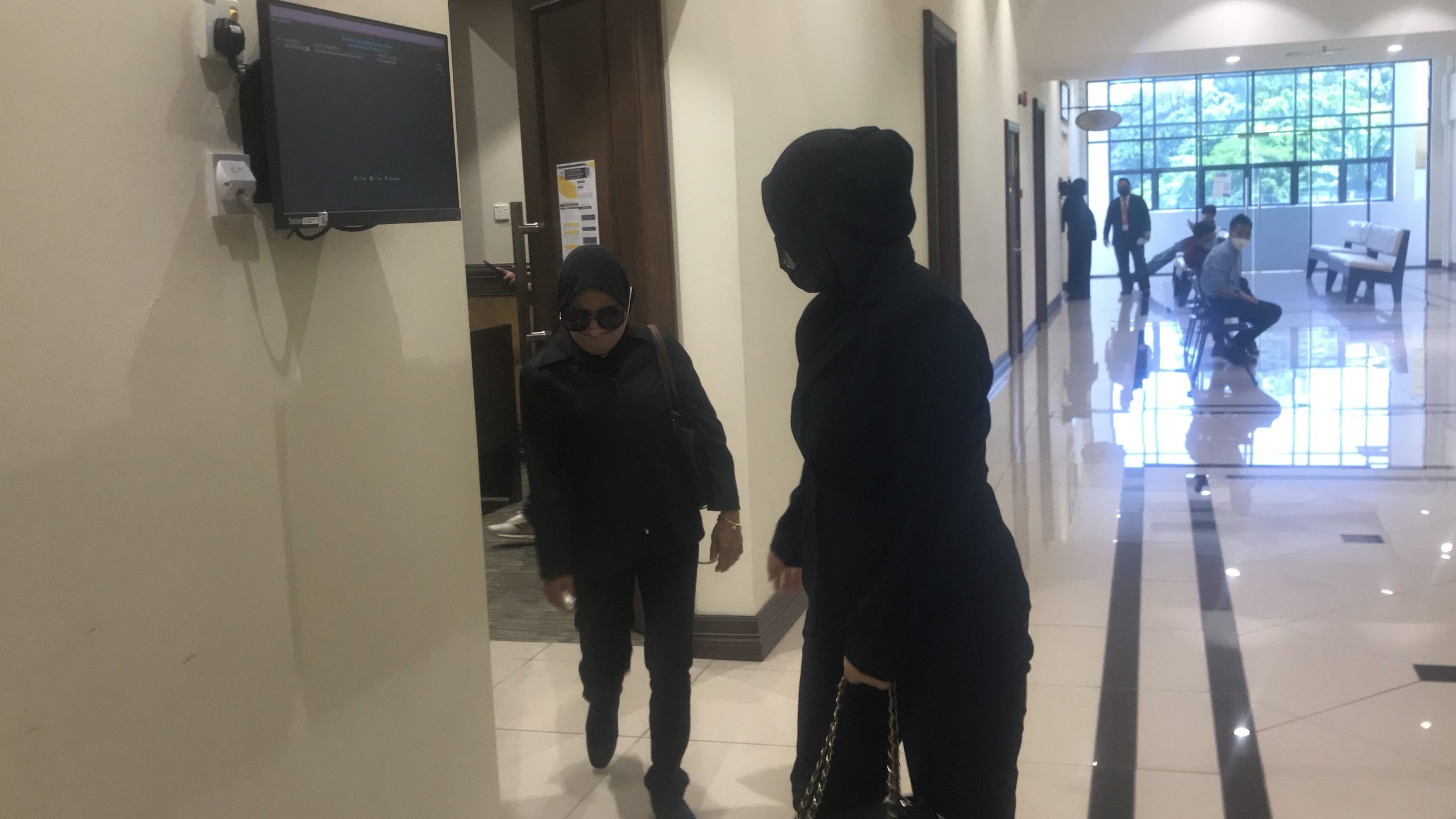 7pm再取代/造假文件骗逾7千万政府合约 反贪会2天控24人 1主嫌不认罪