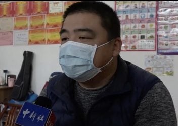 9岁患病女在父车贴百字信 “请给胖司机一个好评”赚热泪