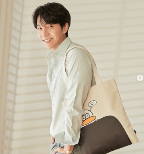 BTS 4度称冠《福布斯》 李政宰安孝燮首登名人榜	