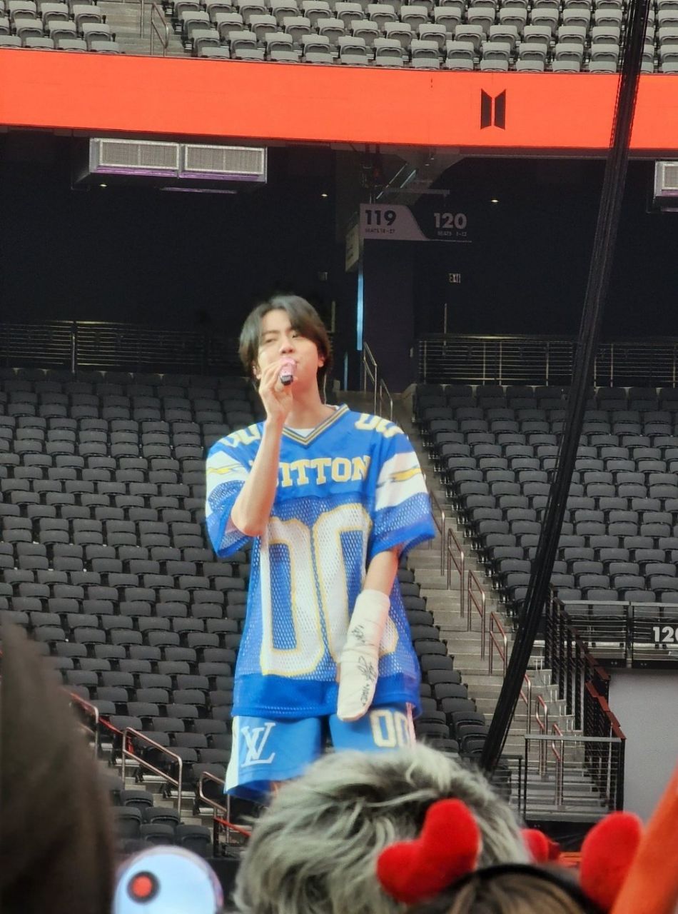 BTS刷新纪录 美壁报获7项提名