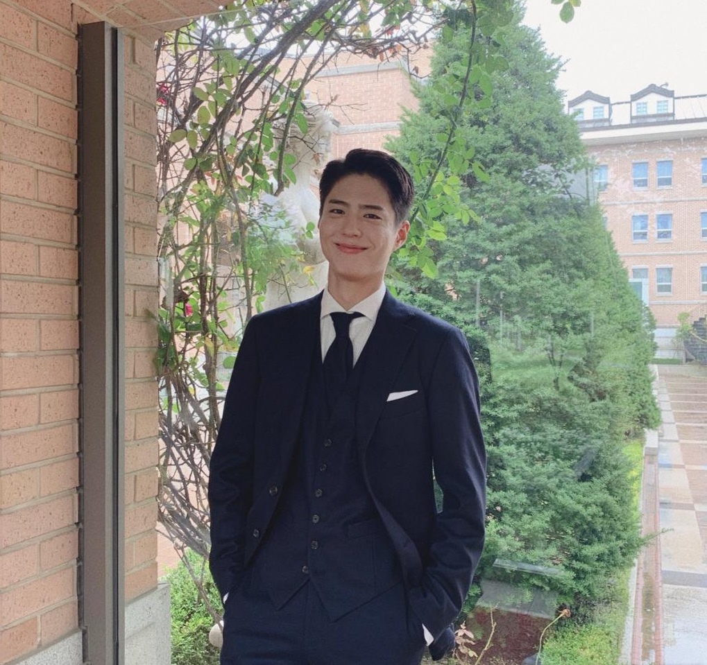 ​朴宝剑退伍正式回归  再任百想艺术大赏主持