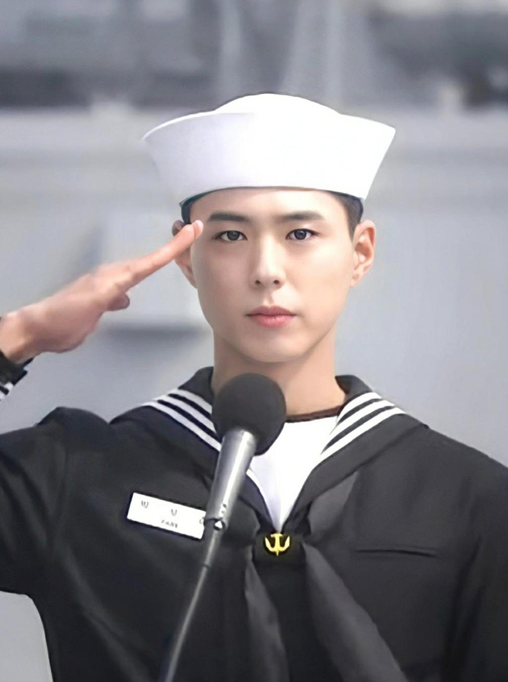 ​朴宝剑退伍正式回归  再任百想艺术大赏主持