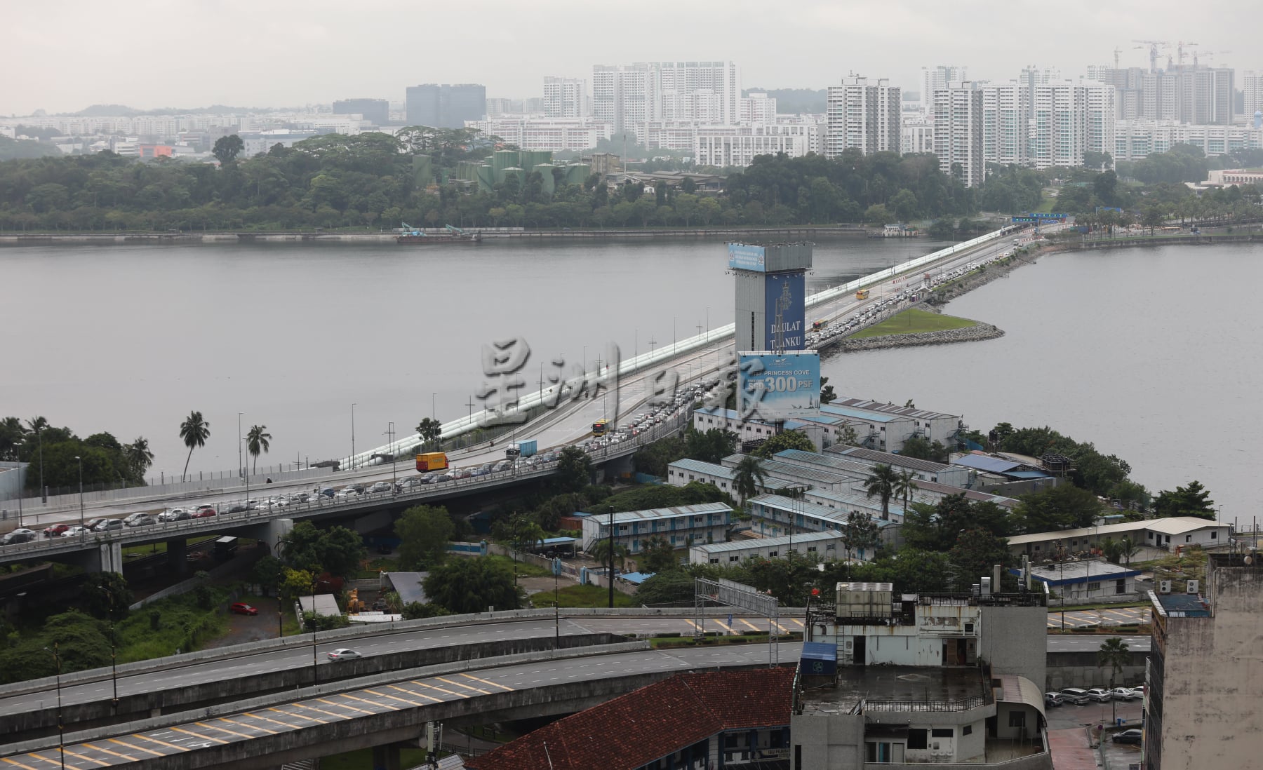 “我不想再往返了” 部分越堤族继续住狮城