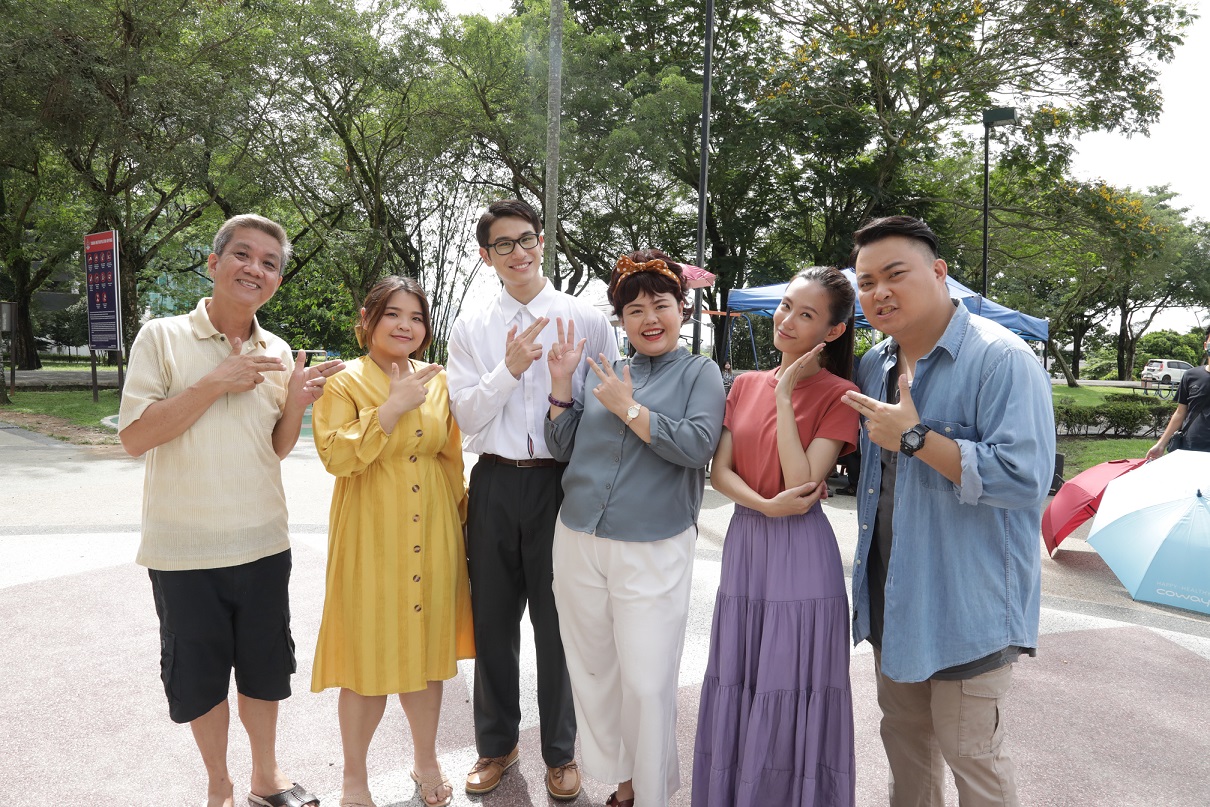 《阿兰姐寻亲喽》|拍吻戏被男主叫别靠太近 “阿兰姐”吴美锜很受伤