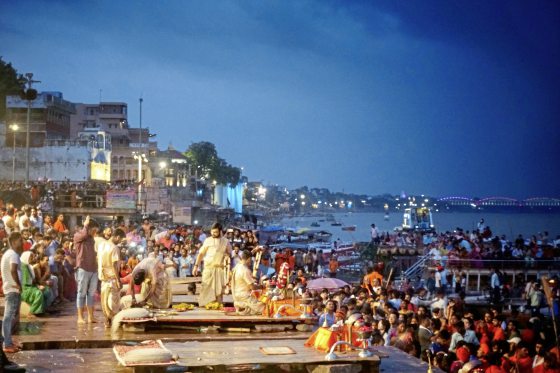 【印度】印度圣城瓦拉纳西,最后一场洗礼