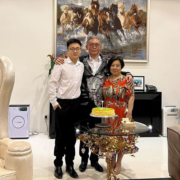 三级片女星上传豪宅照 炮轰“富三代”父子“人渣”	