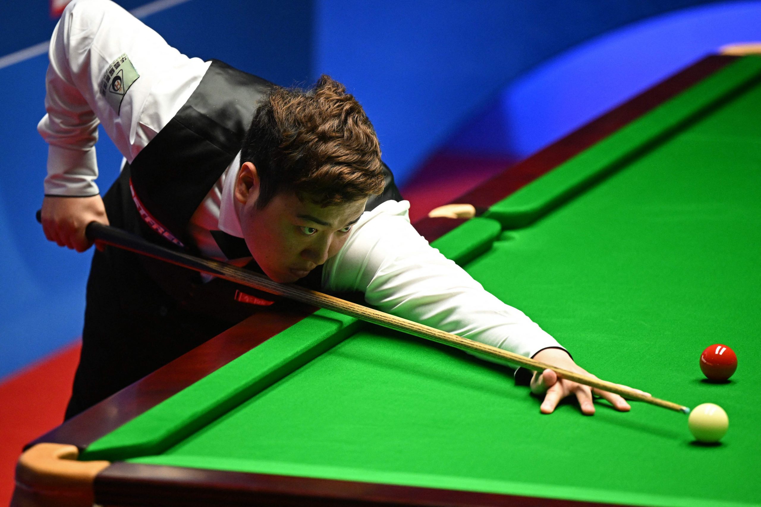 世界撞球锦标赛|爆冷胜首号种子  颜丙涛首闯8强