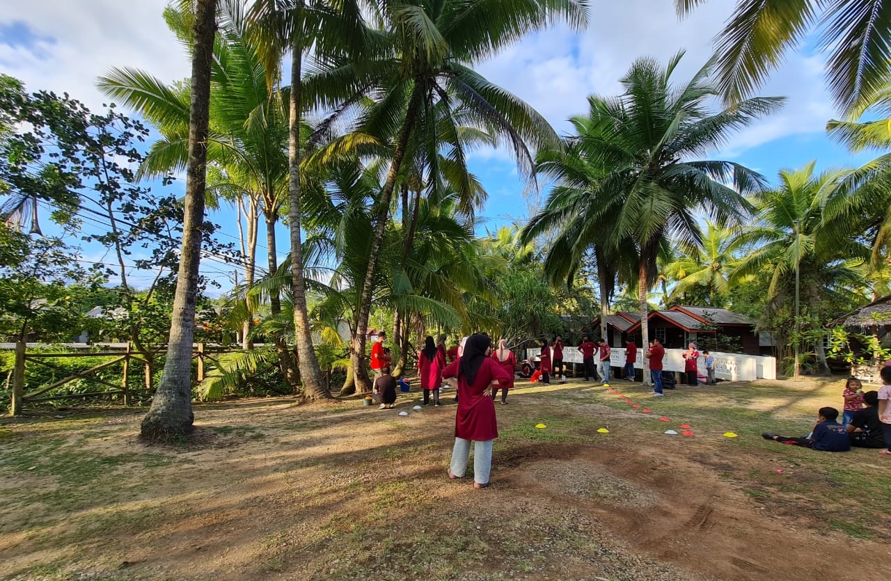 东：旅游业者求存备战
