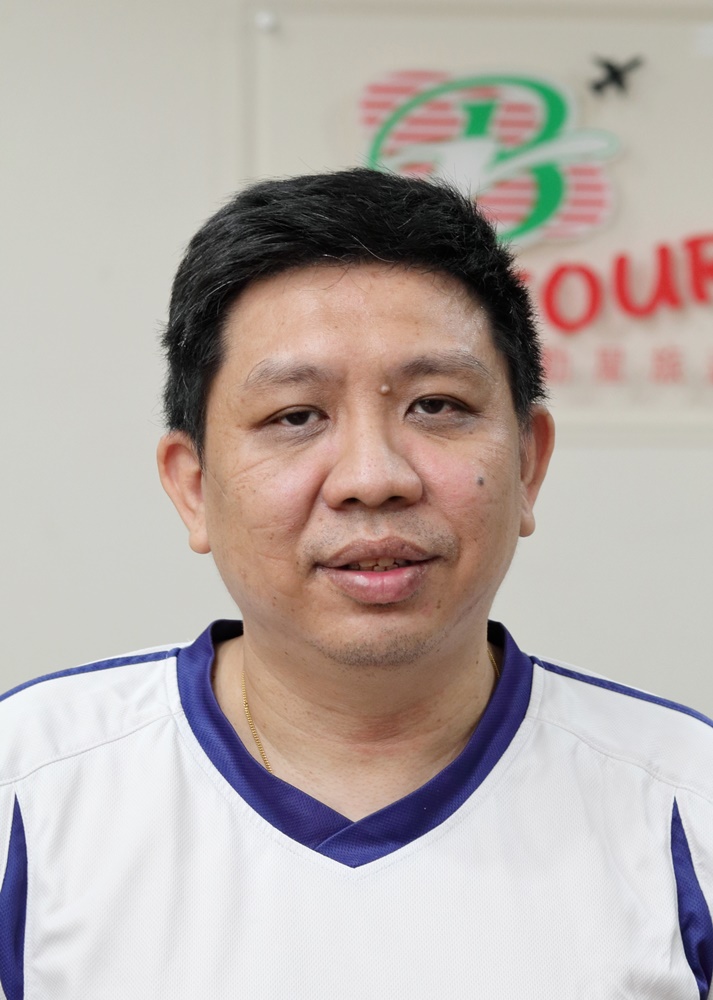 东：旅游业者求存备战