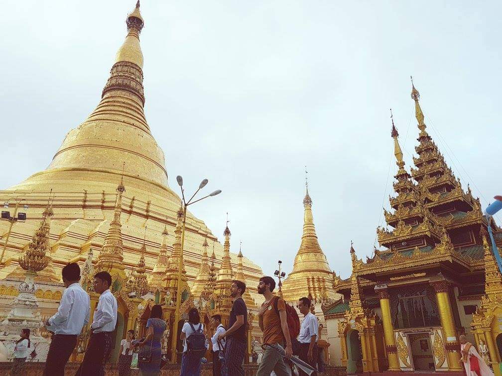 东：旅游业者求存备战