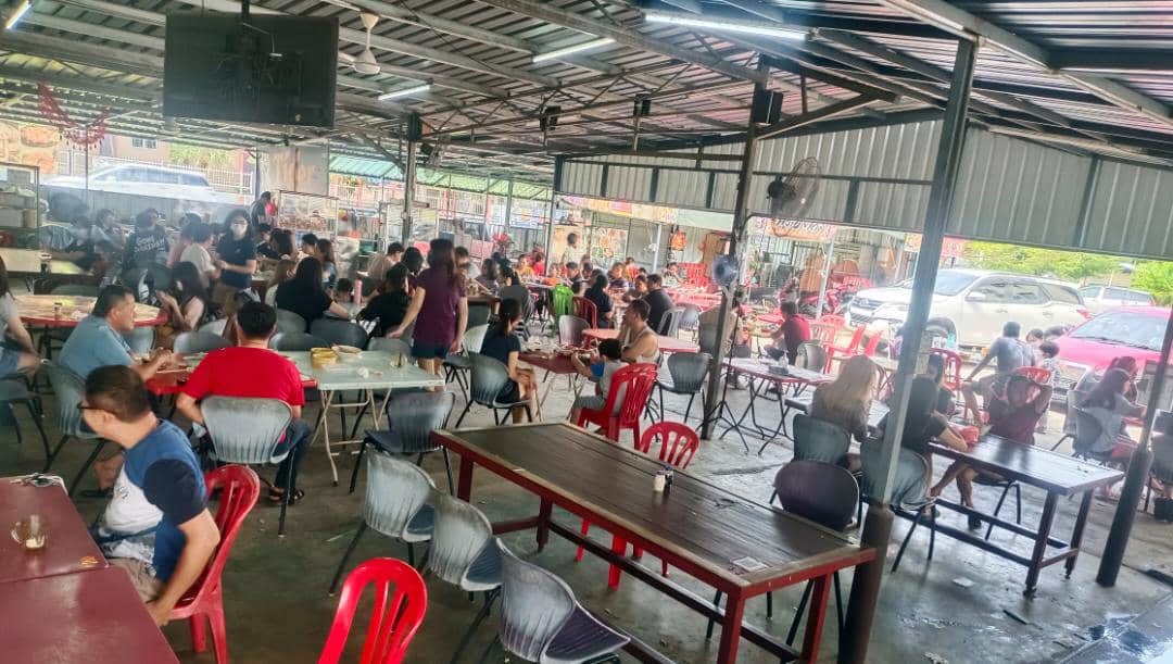 东：清明节带旺食店和祭品生意