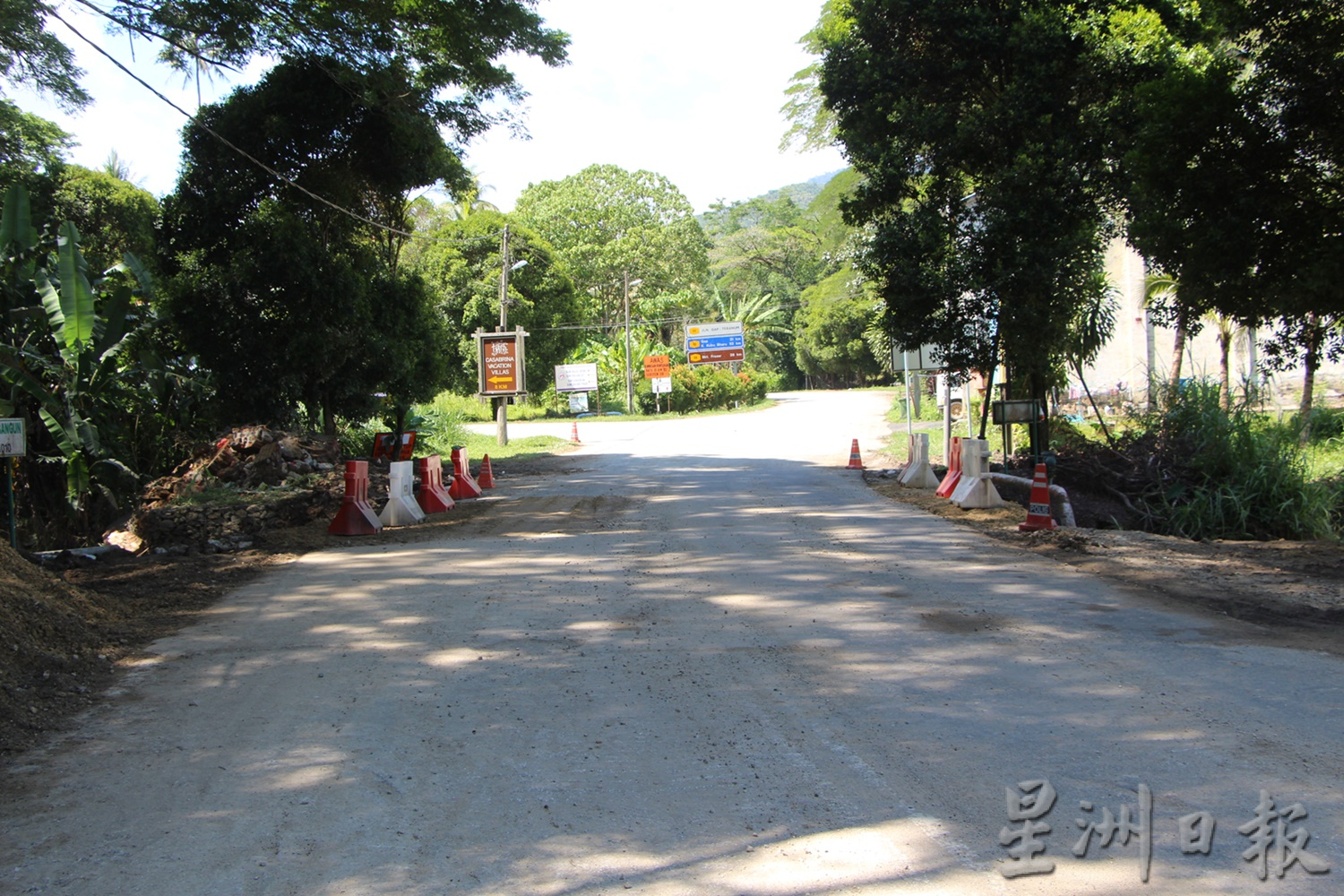 东:都赖路东姑万坤河路崩,昨日傍晚恢复双道通车
