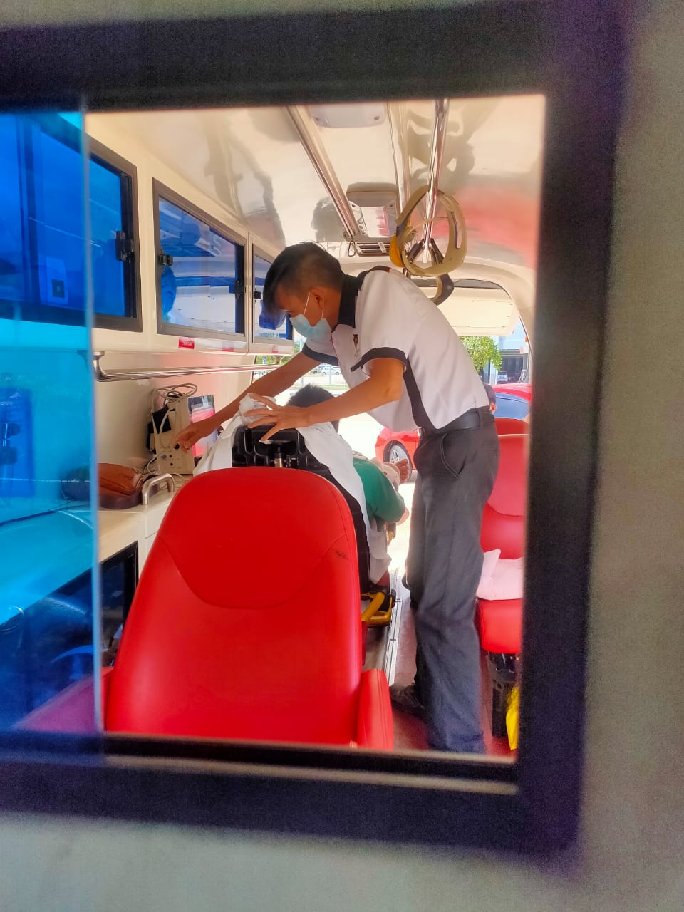 交大都会:有故事的人(4月26日见报):遗憾伤患未及时送院逝世,陈惠强化身医护员