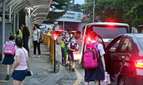 代课老师费用很重!巴生21所华小董家协 一年付100万