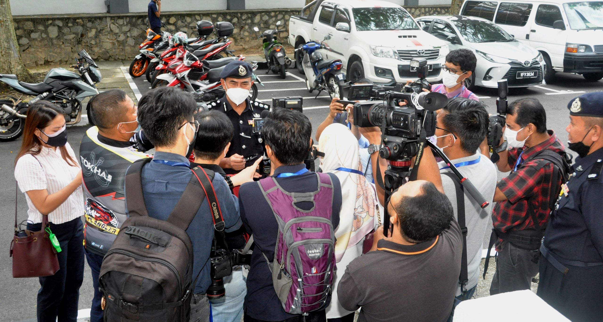 全国版:断崖岭弃女尸复揭发女童被埋尸案,父女嫌犯今被控谋杀