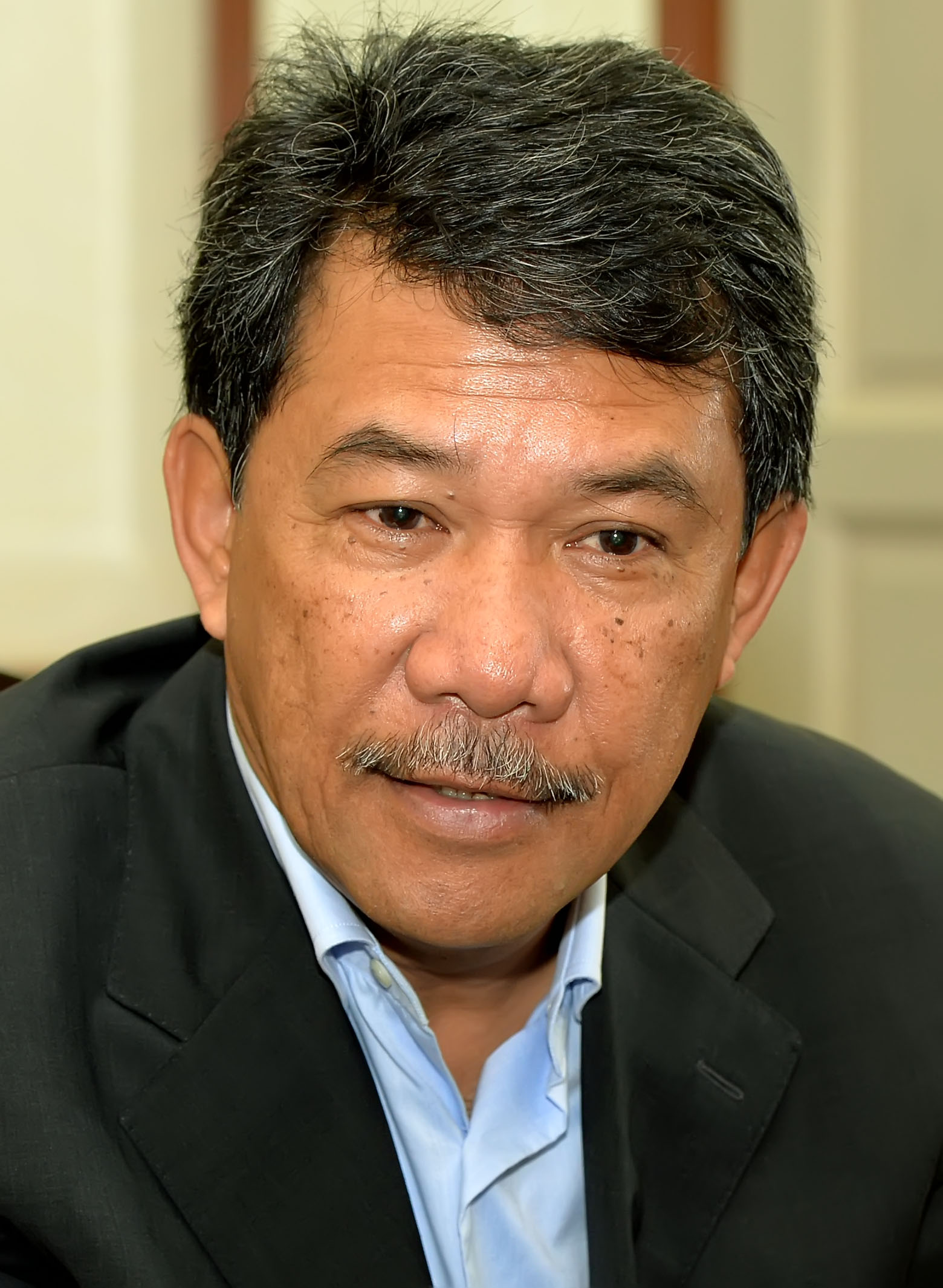 全国版:莫哈末哈山:每年有1万名教师申请提早退休,恐影响教育体系